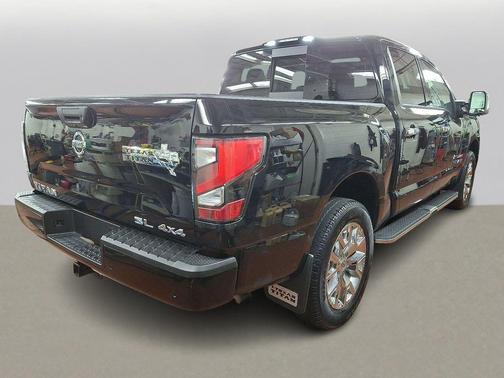 2021 Nissan Titan SL
