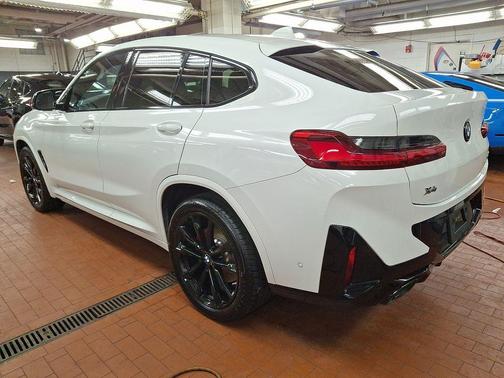 2025 BMW X4 M40i