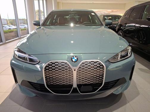 Cape York Green Metallic 2026 BMW i4 Gran Coupe xDrive40