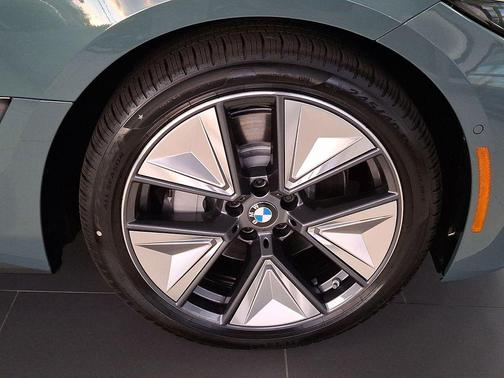 Cape York Green Metallic 2026 BMW i4 Gran Coupe xDrive40