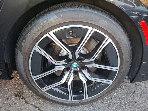 2023 BMW 760 i xDrive