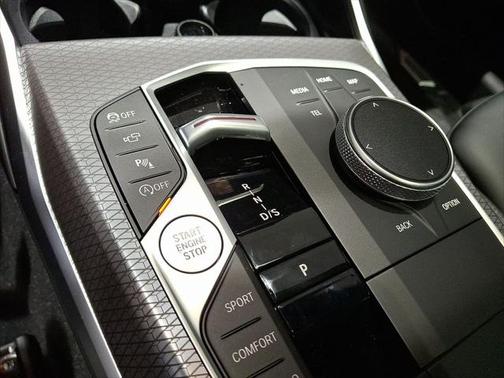 2025 BMW 330 i xDrive