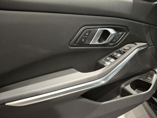 2025 BMW 330 i xDrive