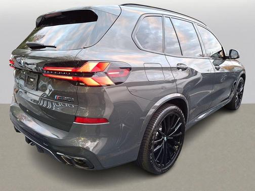 2024 BMW X5 M60i