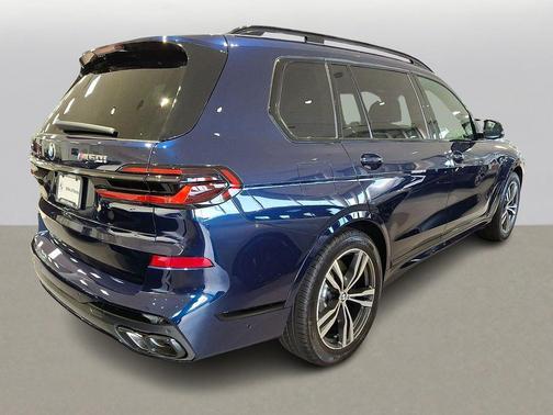 Tanzanite Blue II Metallic 2027 BMW X7 M60i