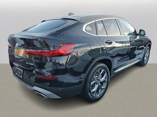 2025 BMW X4 xDrive30i