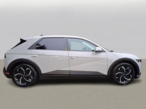 2023 Hyundai IONIQ 5 SE Standard Range