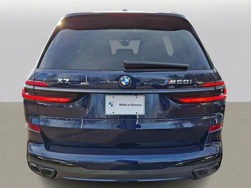 2025 BMW X7 M60i