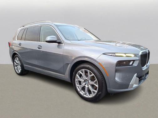 Gray Metallic 2023 BMW X7 xDrive40i