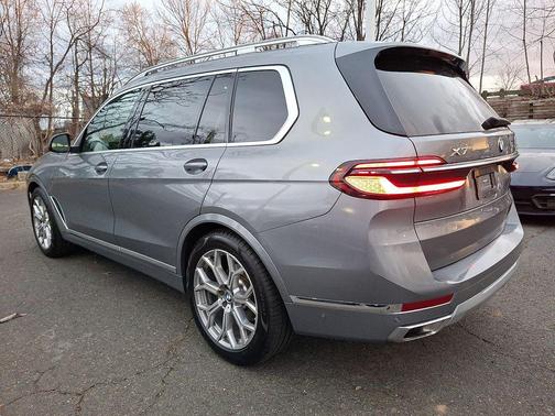 Gray Metallic 2023 BMW X7 xDrive40i