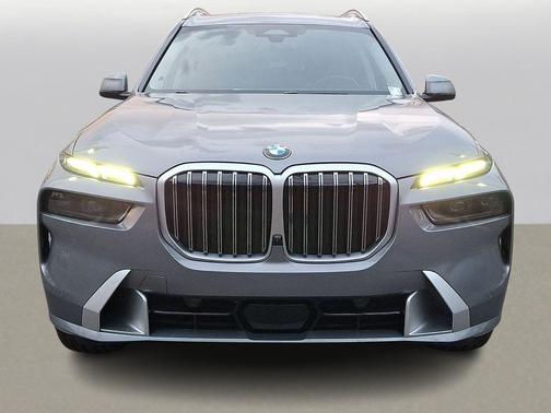 Gray Metallic 2023 BMW X7 xDrive40i