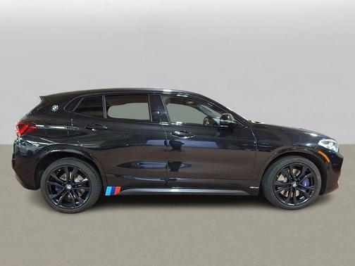 Black Sapphire Metallic 2022 BMW X2 M35i