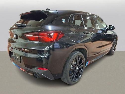 Black Sapphire Metallic 2022 BMW X2 M35i