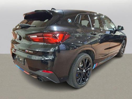 Black Sapphire Metallic 2022 BMW X2 M35i