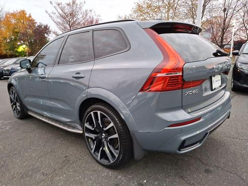 2022 Volvo XC60 Recharge Plug-In Hybrid T8 R-Design