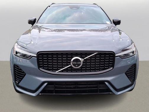 2022 Volvo XC60 Recharge Plug-In Hybrid T8 R-Design