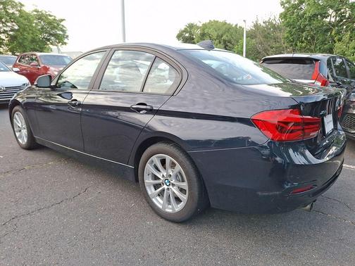 Imperial Blue Metallic 2017 BMW 320 i