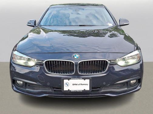 Imperial Blue Metallic 2017 BMW 320 i