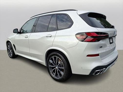 2026 BMW X5 M60i