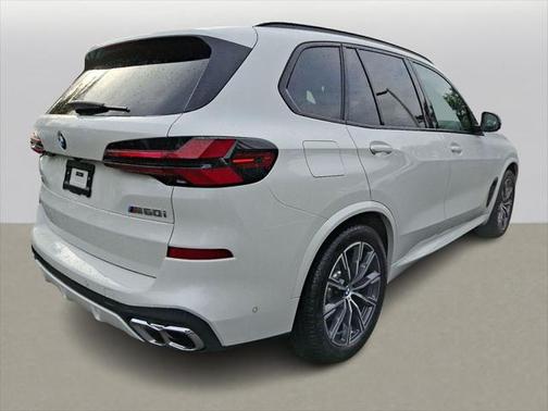 2026 BMW X5 M60i