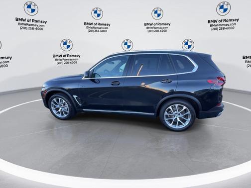 Black Sapphire Metallic 2024 BMW X5 xDrive40i