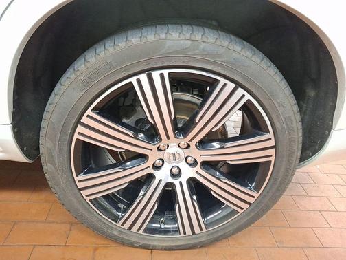 Ice White 2020 Volvo XC90 T6 Inscription