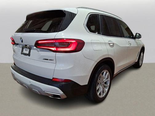 Alpine White 2023 BMW X5 xDrive40i
