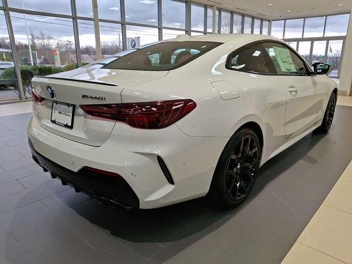 Alpine White 2026 BMW M440 i xDrive
