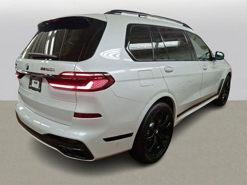 2025 BMW X7 M60i