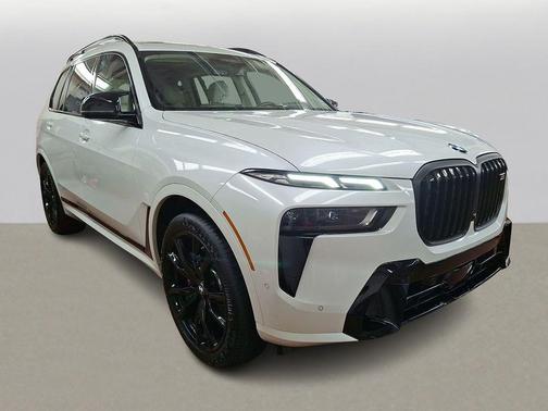 2025 BMW X7 M60i