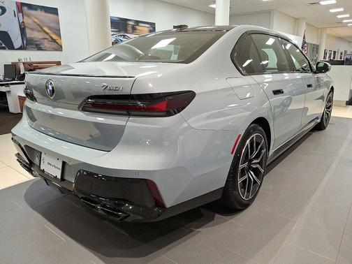 2025 BMW 760 i xDrive