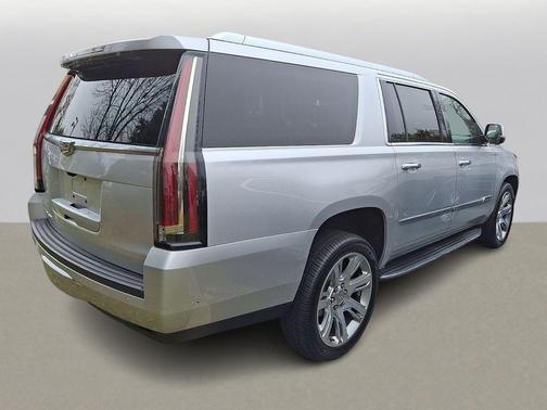 2018 Cadillac Escalade ESV Luxury