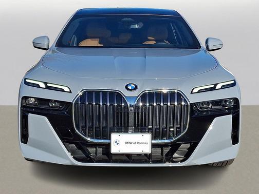2025 BMW 740 xDrive
