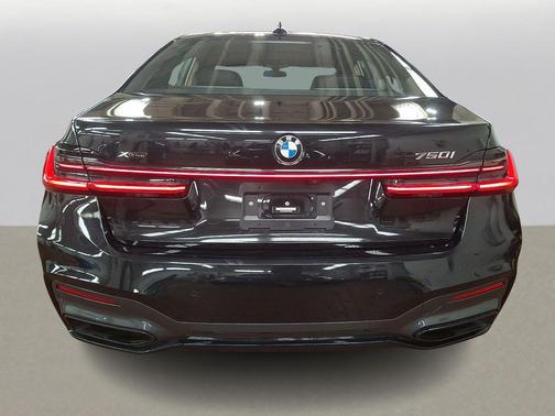2022 BMW 750 i xDrive