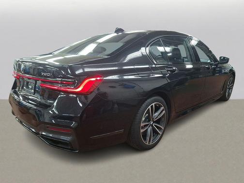 2022 BMW 750 i xDrive