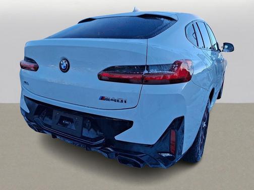 2025 BMW X4 M40i