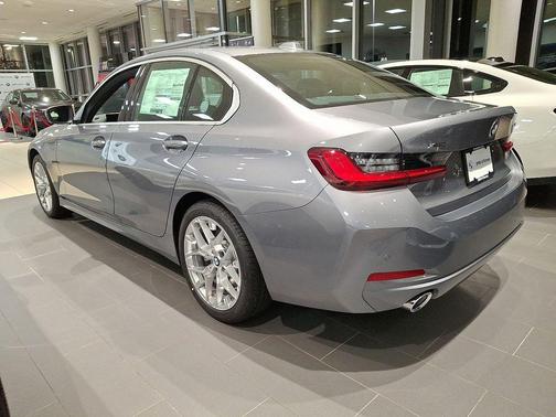2025 BMW 330 i xDrive