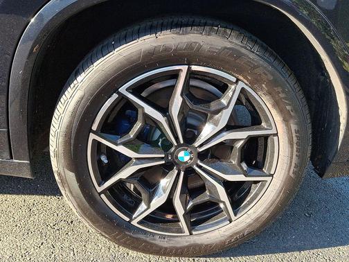Carbon Black Metallic 2022 BMW X4 M40i
