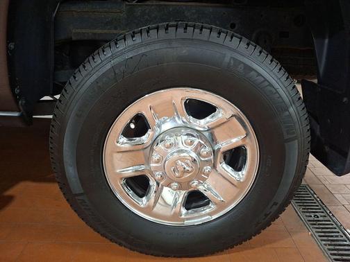 2022 RAM 2500 Tradesman Crew Cab 4x4 6'4' Box