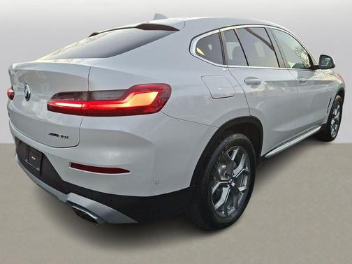 2023 BMW X4 xDrive30i