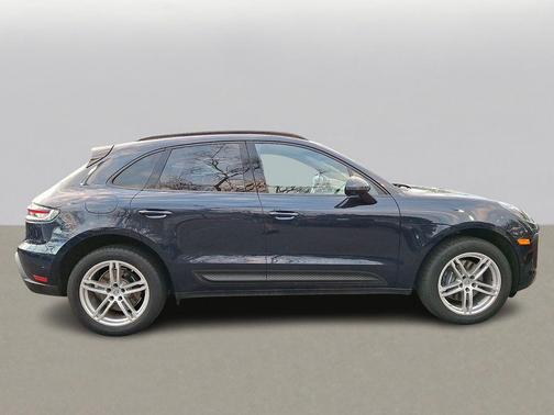 2022 Porsche Macan Base