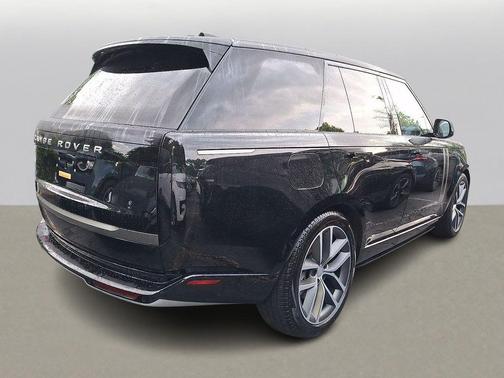 Black 2025 Land Rover Range Rover P530 SE