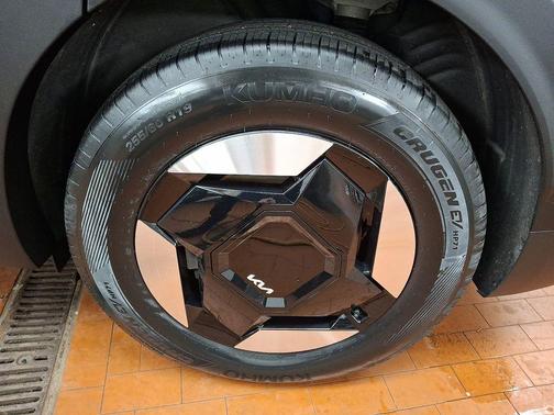 2024 Kia EV9 Wind