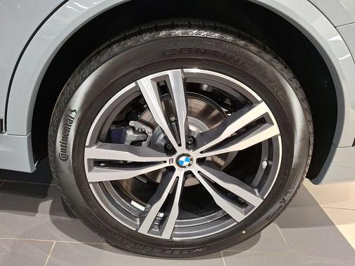 Dravit Grey Metallic 2026 BMW X7 xDrive40i