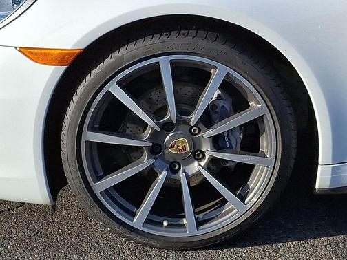 2015 Porsche 911 Carrera 4