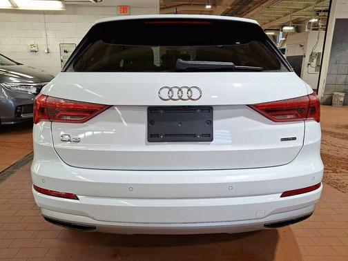 2019 Audi Q3 2.0T Premium Plus