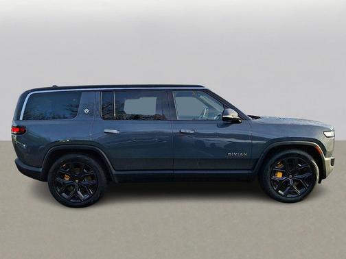 2023 Rivian R1S Adventure