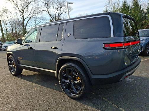 2023 Rivian R1S Adventure