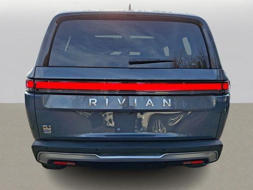 2023 Rivian R1S Adventure