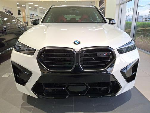 Mineral White Metallic 2026 BMW X5 M Base